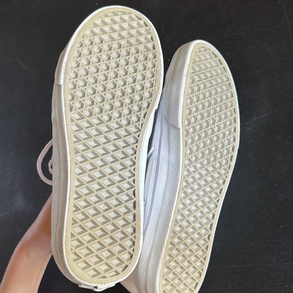 Vans - Picture 5 of 6